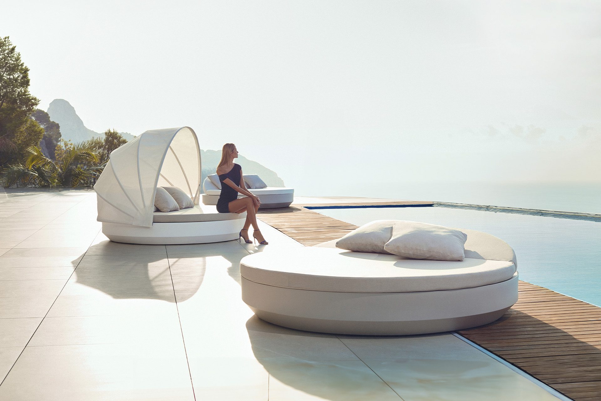 Vondom Vela outdoor furniture by Ramón Esteve